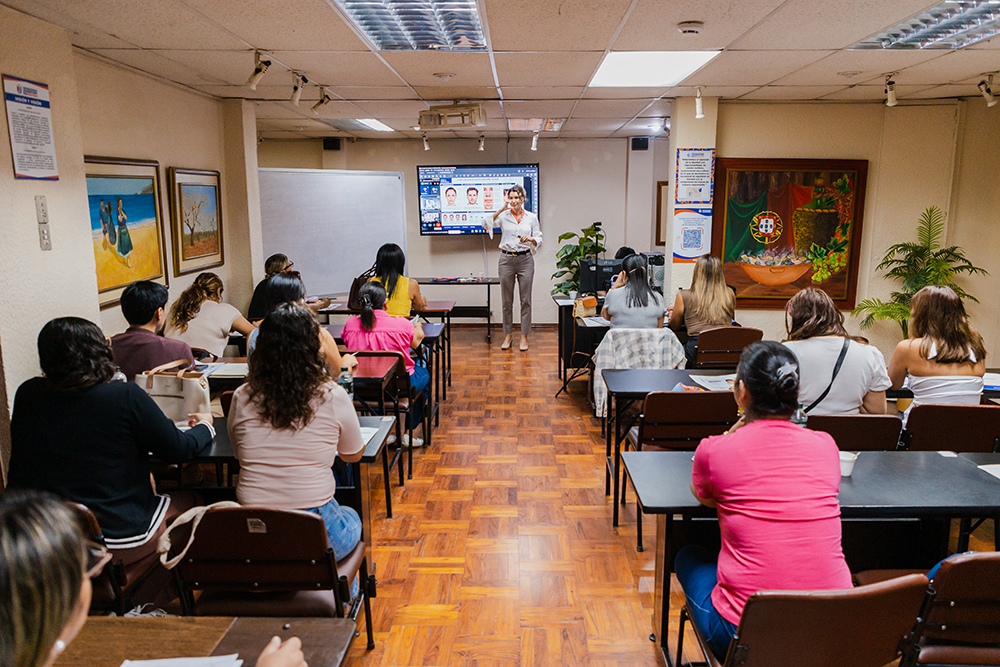 curso de asesoría de imagen personal y corporativa
