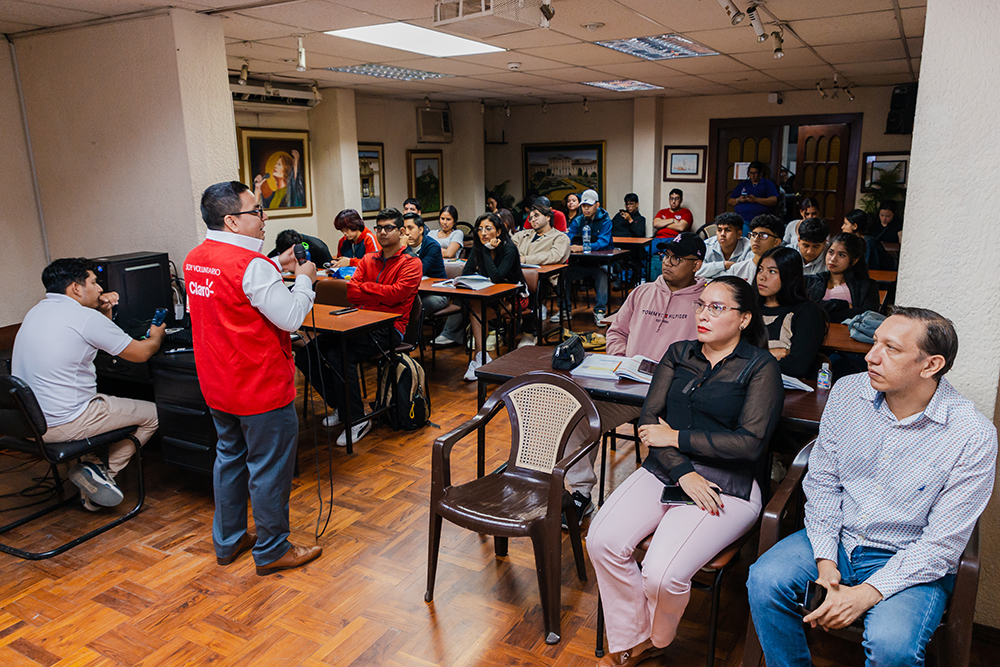 Charla Magistral Pitch Elevator